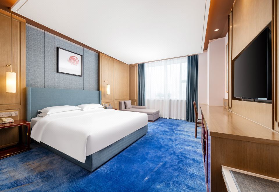 Business King Room